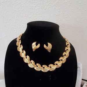 Vintage park lane necklace and earrings